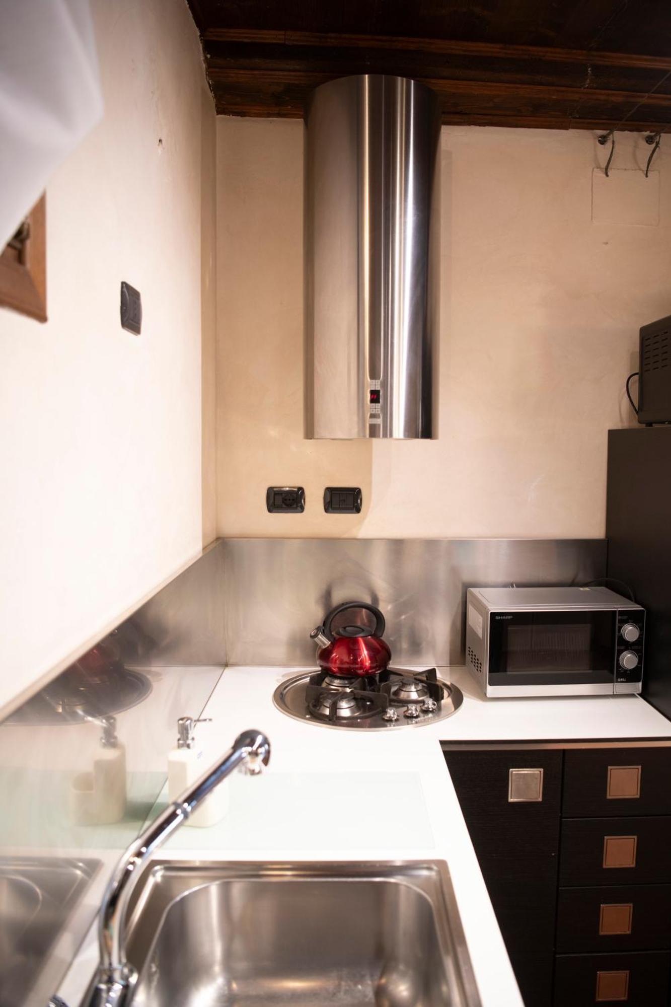 Ai Piedi Del Castello / 4Pl / Apt. Full ヴェローナ エクステリア 写真